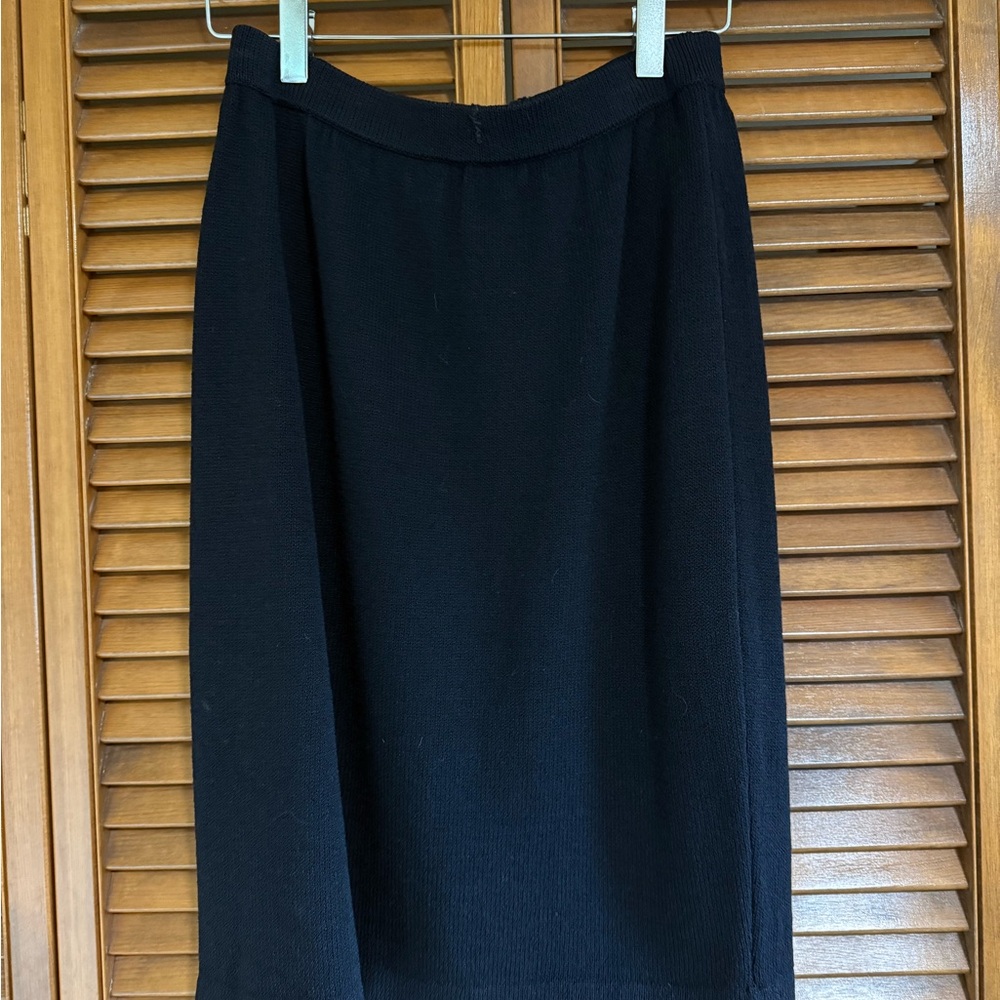 St. John Black Pencil Skirt Knee-Length Workwear
